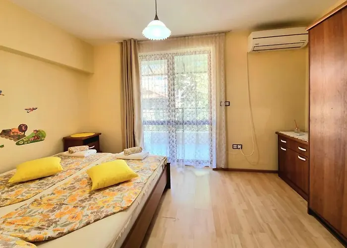 Sunny View With Garage